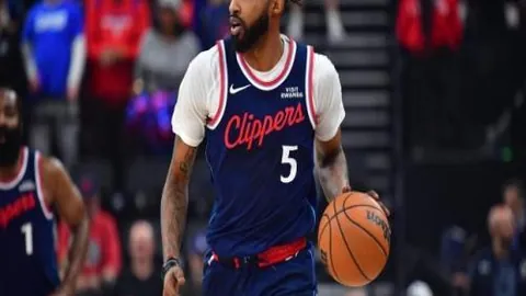 [荣耀时刻]大帅斩获第三冠，辅助荣耀再升级，三冠王成就非凡＂]