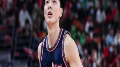 国足新突破引期待，申花内部竞争激烈升级